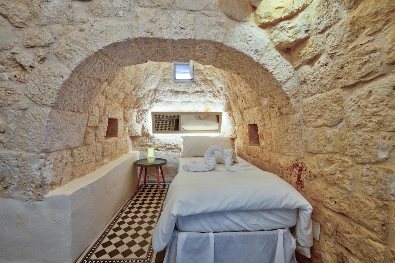 B&B Trulli Moonlight Da Grace Ostuni Εξωτερικό φωτογραφία