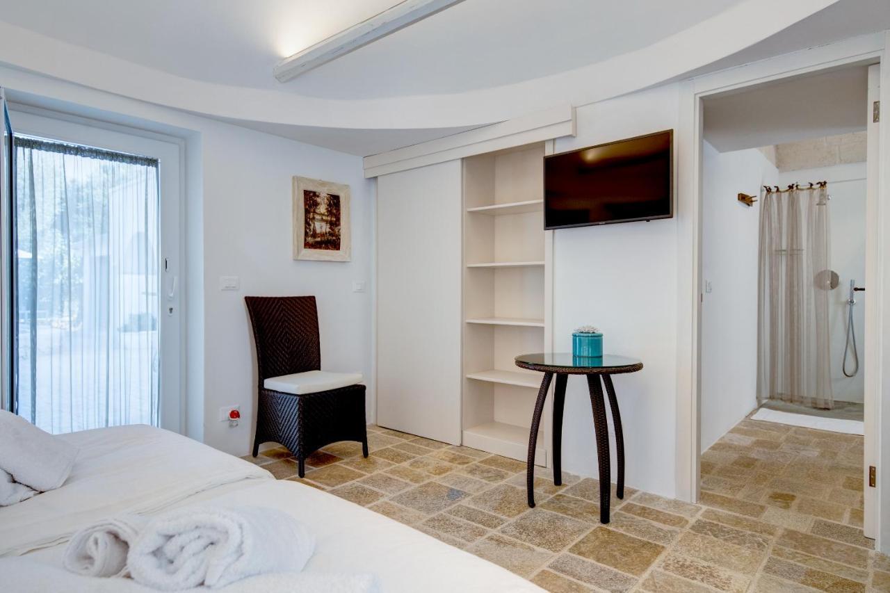 B&B Trulli Moonlight Da Grace Ostuni Εξωτερικό φωτογραφία