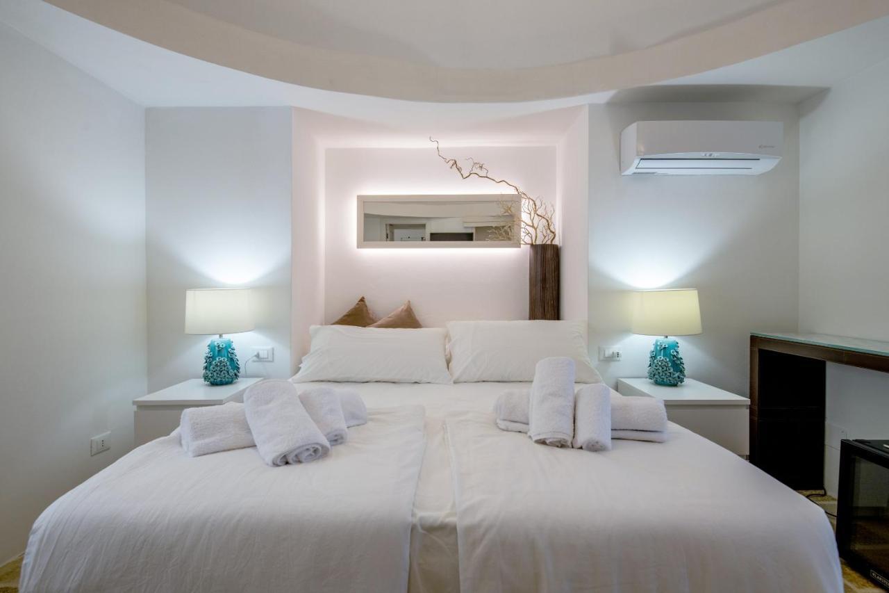 B&B Trulli Moonlight Da Grace Ostuni Εξωτερικό φωτογραφία